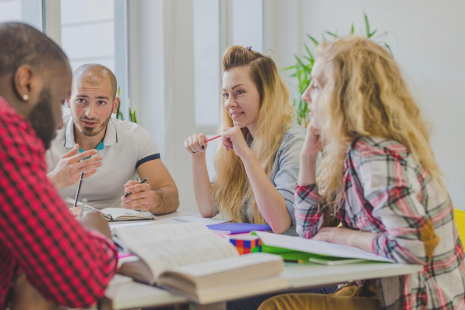 Espace de travail organisé pour l'apprentissage à distance